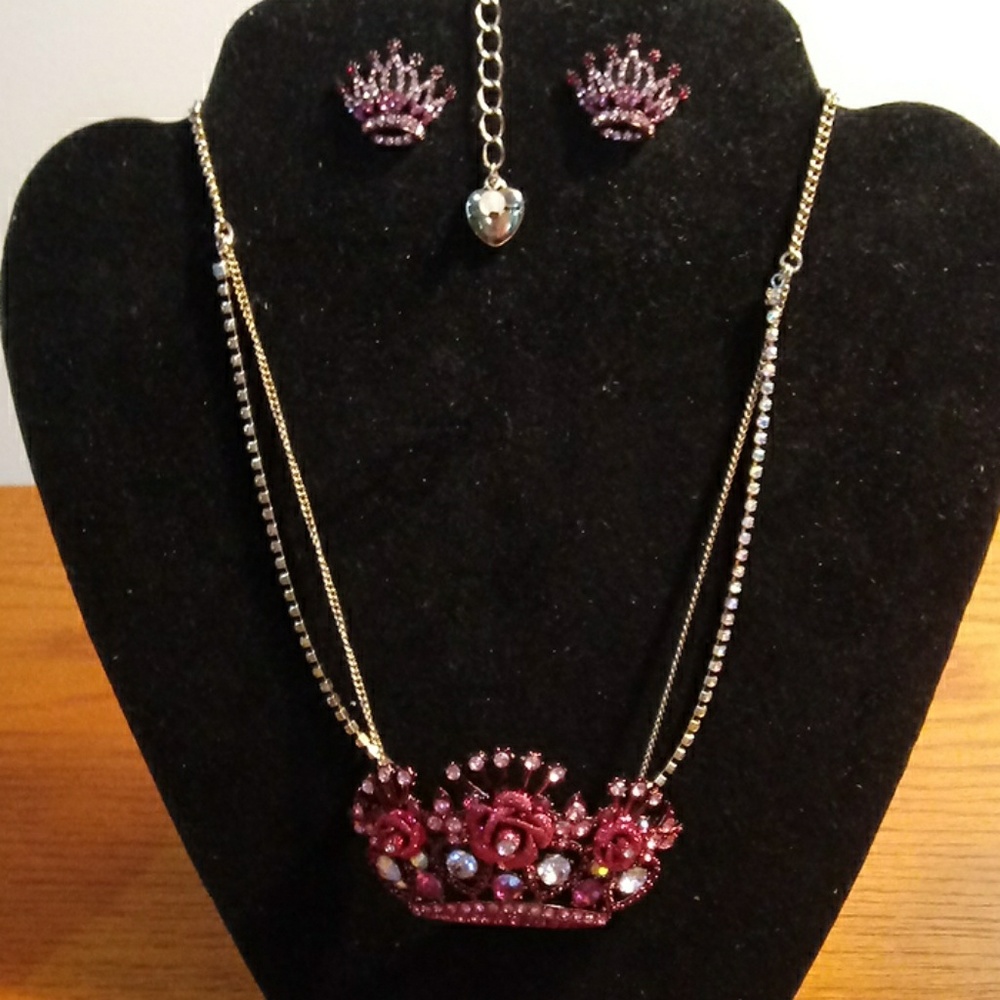 Betsey johnson earrings and necklace. - Picture 2 of 4